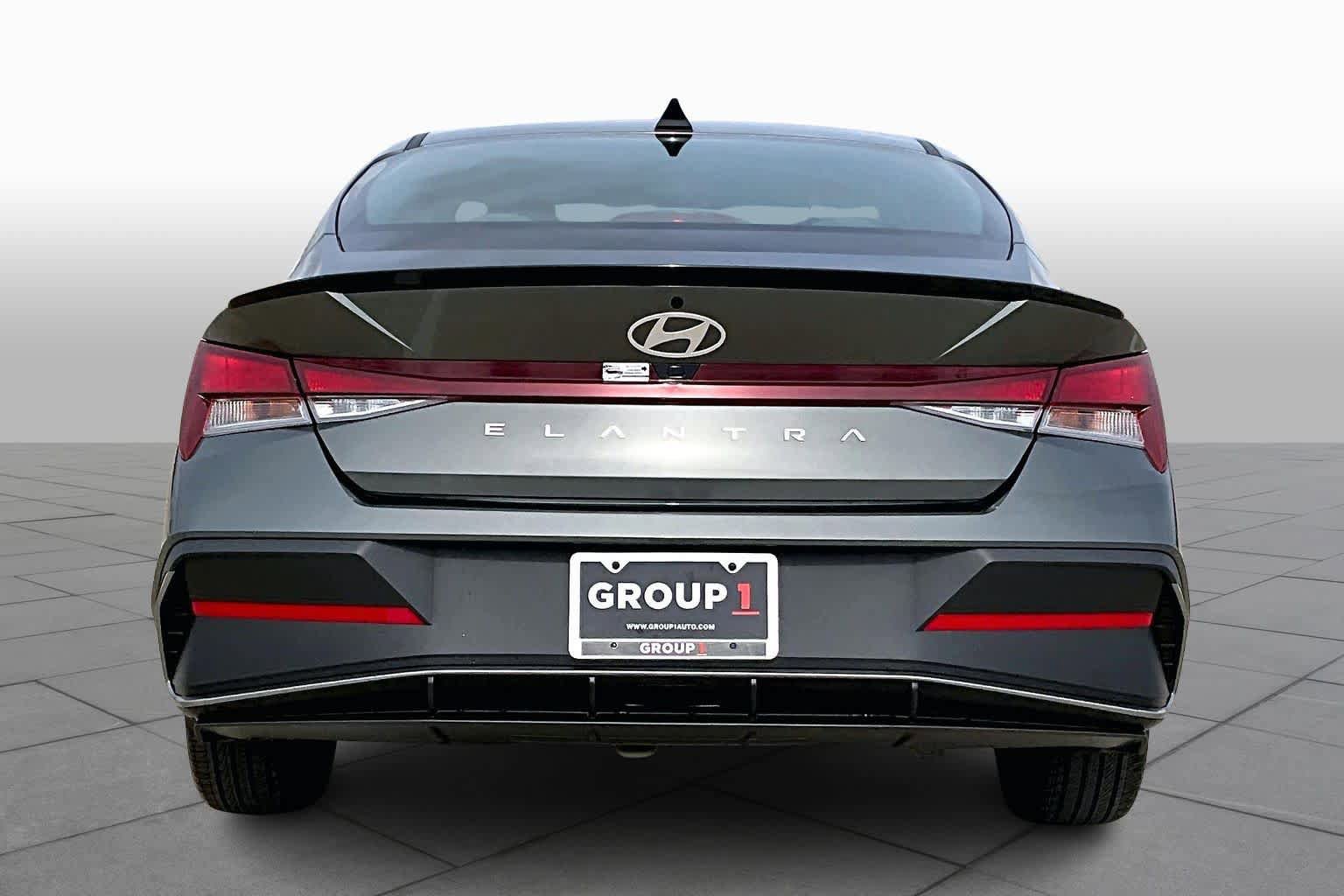 Certified 2025 Hyundai Elantra Sport image 5