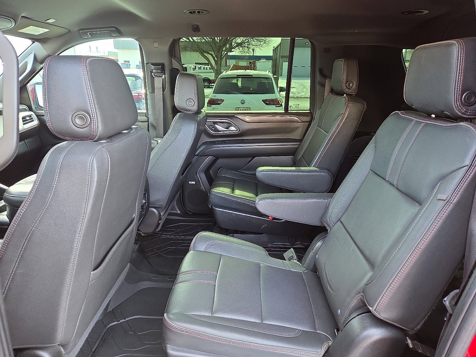 Used 2022 Chevrolet Suburban RST w/ Luxury Package image 8