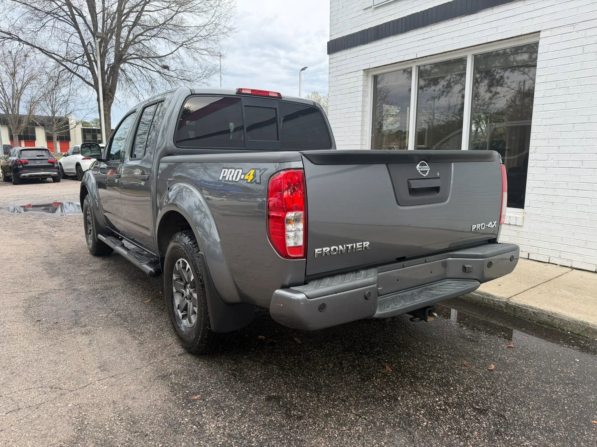 Used 2018 Nissan Frontier PRO-4X image 7