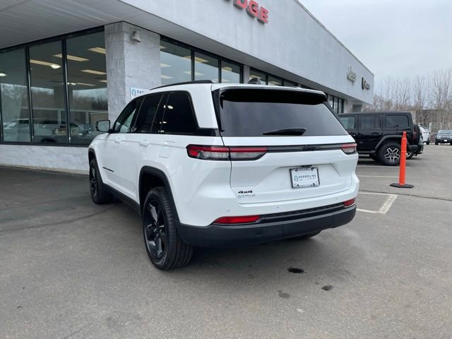 Used 2023 Jeep Grand Cherokee Altitude image 7