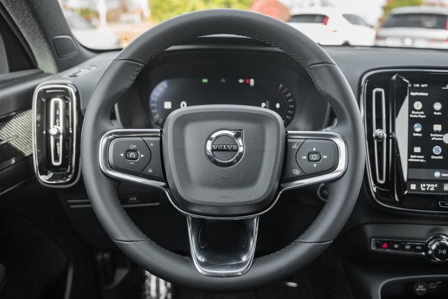 New 2026 Volvo XC40 B5 Ultra w/ Protection Package Premier image 28