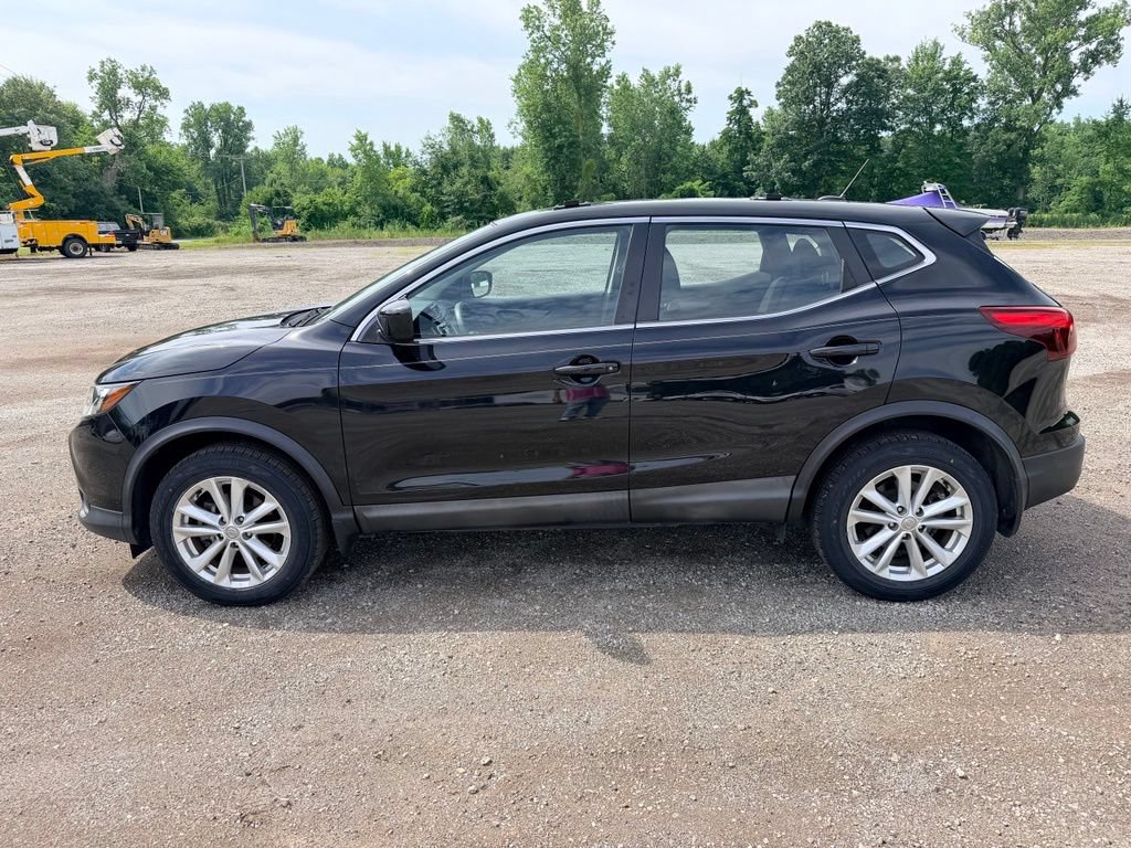 Used 2017 Nissan Rogue Sport S w/ S Appearance Package FWD image 4