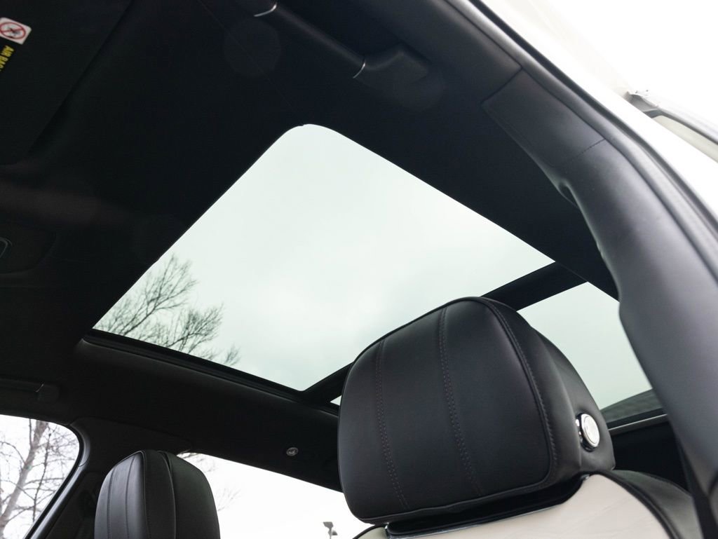 Used 2023 Bentley Bentayga Extended Wheelbase image 52