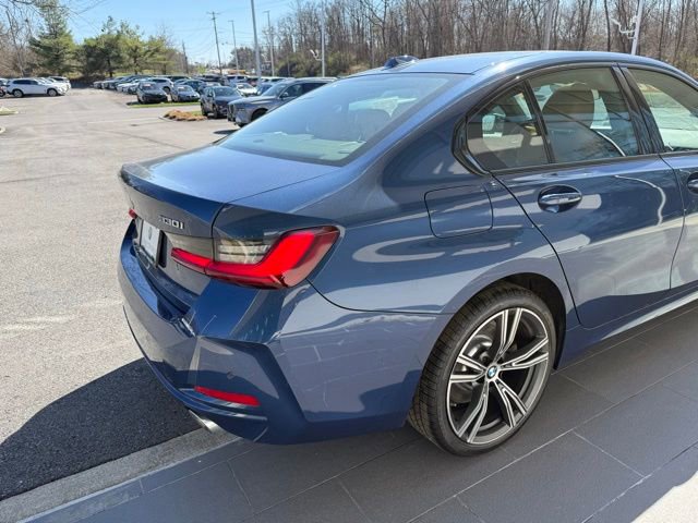 Certified 2023 BMW 330i xDrive Sedan w/ Premium Package image 6