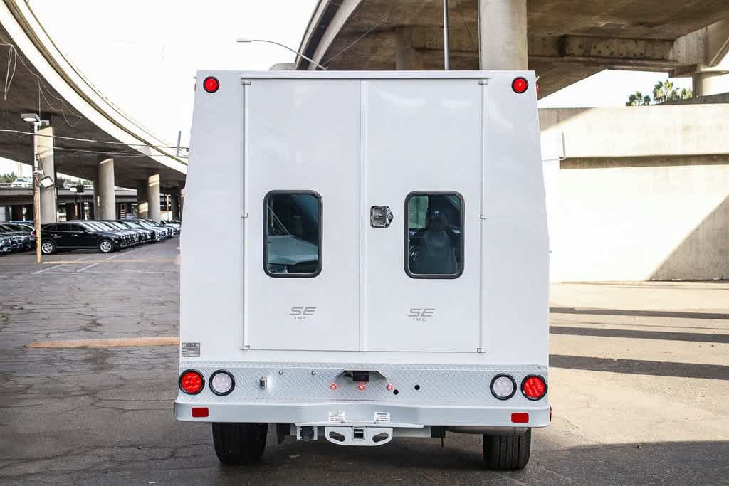 New 2026 Ford F350 XL w/ XL Chrome Package RWD image 7