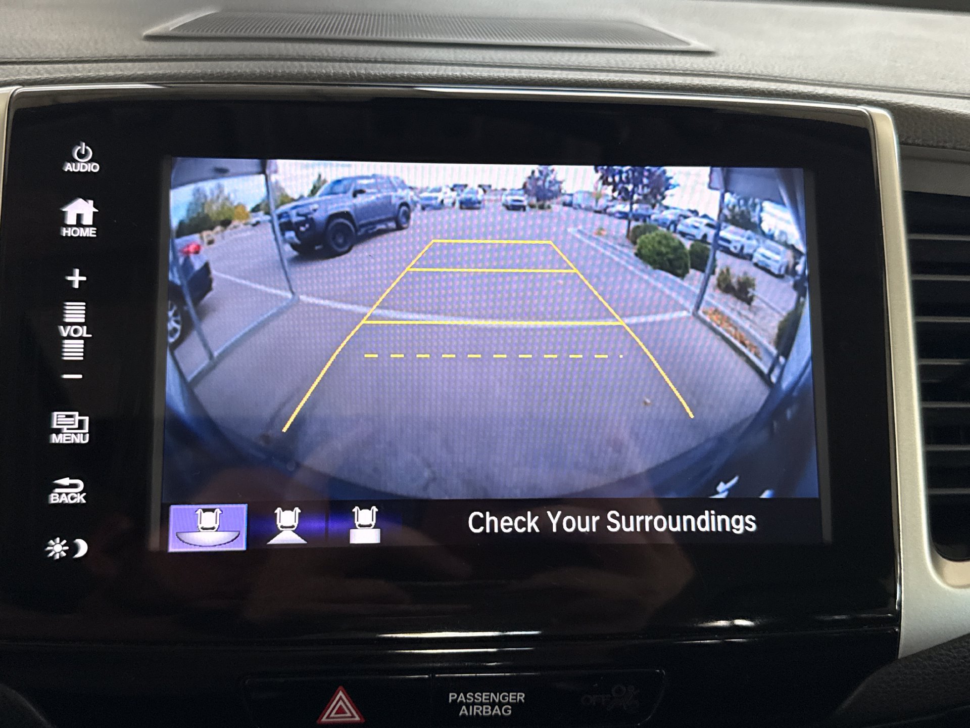 Used 2017 Honda Pilot Touring image 7