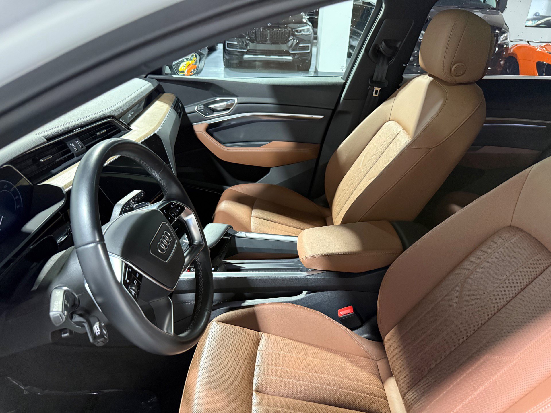 Used 2024 Audi Q8 e-tron Premium Plus w/ Premium Plus Package AWD/4WD image 19