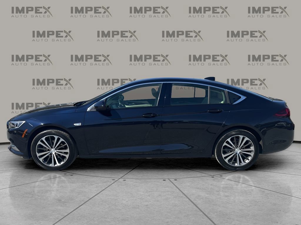 Used 2018 Buick Regal Essence image 2