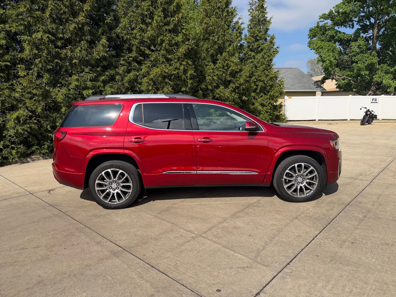 Used 2023 GMC Acadia Denali w/ Denali Ultimate Package AWD/4WD image 31