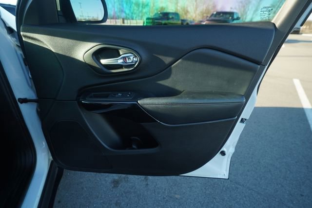 Used 2021 Jeep Cherokee Latitude Plus image 20