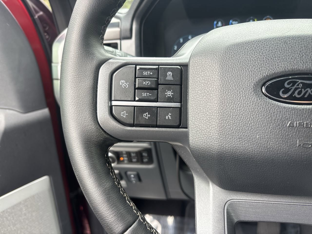 Used 2025 Ford F150 Lariat w/ Equipment Group 502A High image 30