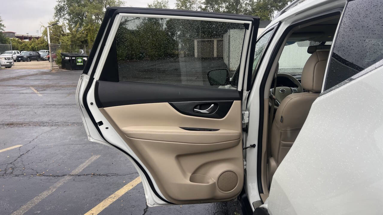 Used 2015 Nissan Rogue SL w/ SL Premium Package image 31