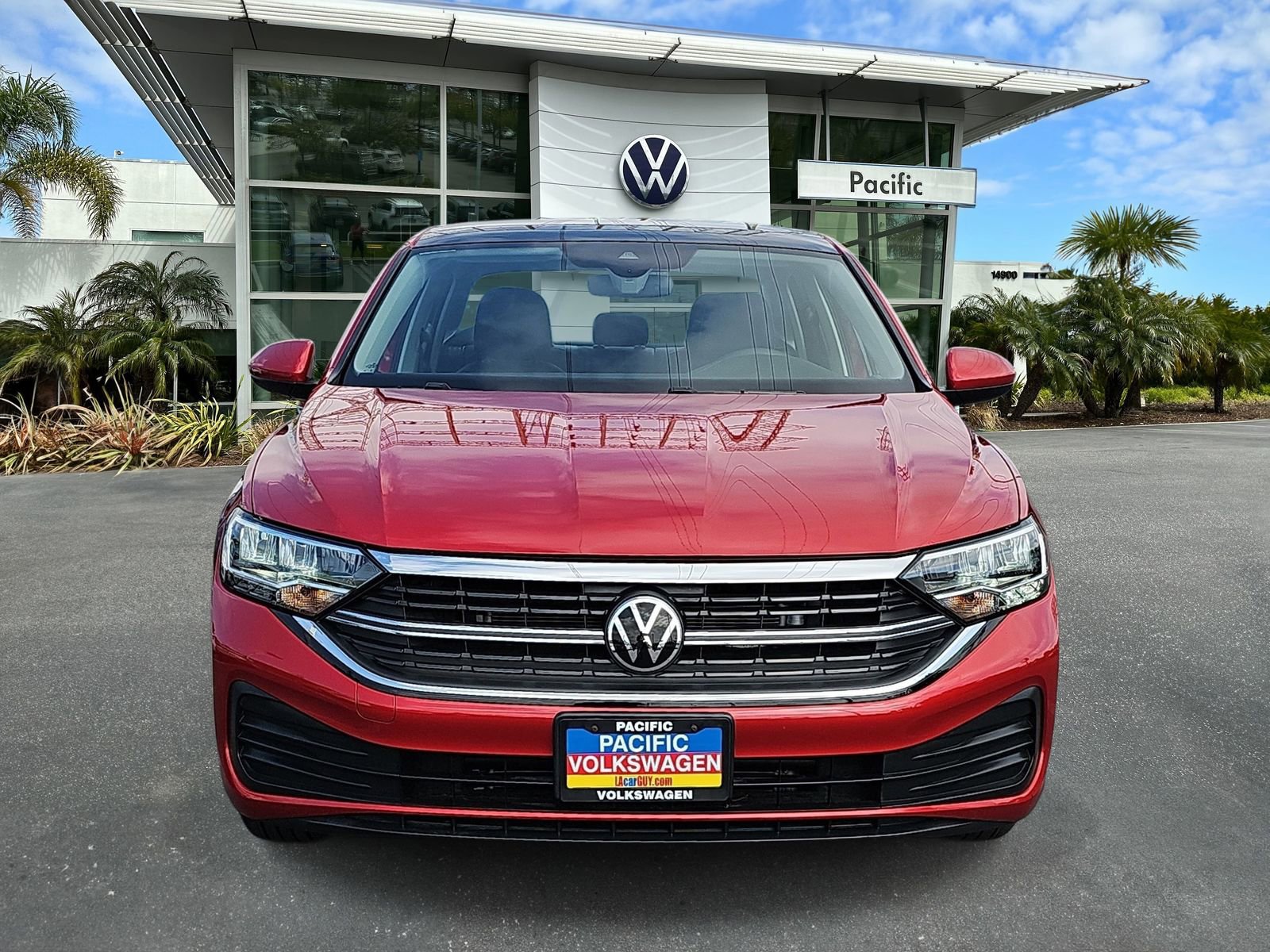 Used 2024 Volkswagen Jetta SE w/ Panoramic Sunroof Package FWD image 2