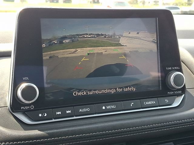 Used 2024 Nissan Rogue S image 16