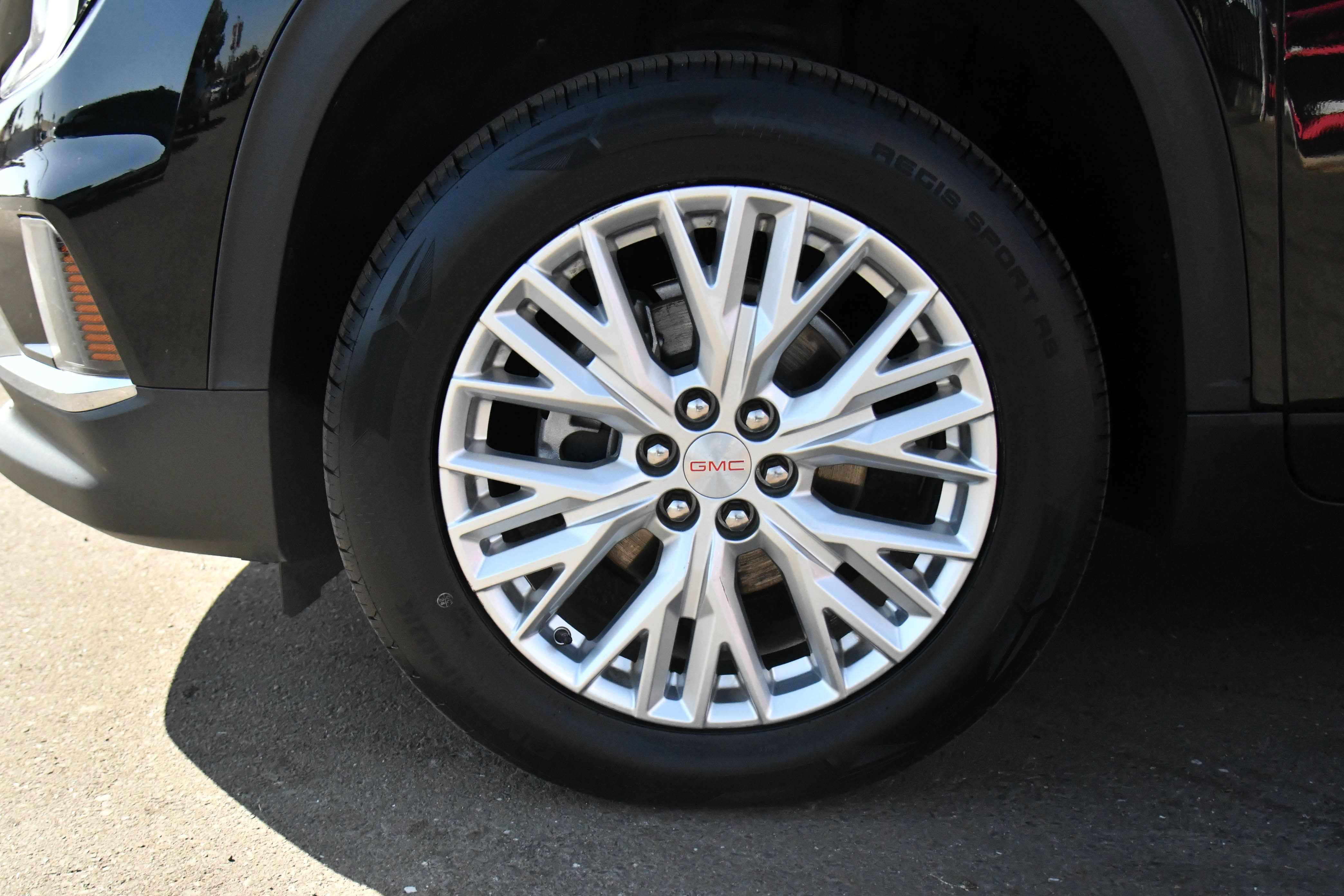 Used 2024 GMC Acadia Elevation AWD/4WD image 12