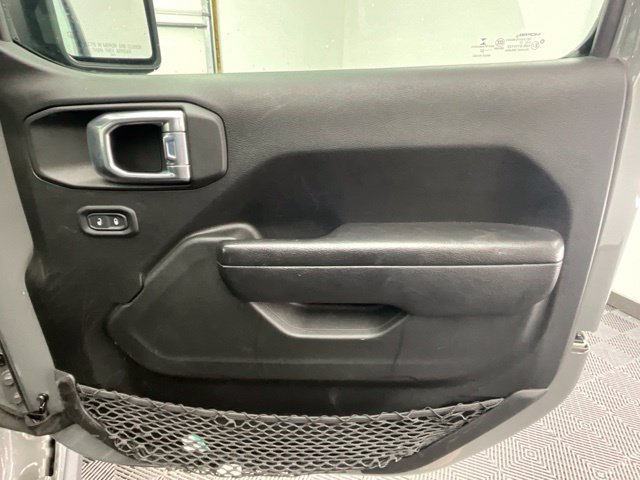 Used 2022 Jeep Wrangler Unlimited Rubicon 4xe w/ Cold Weather Group AWD/4WD image 15