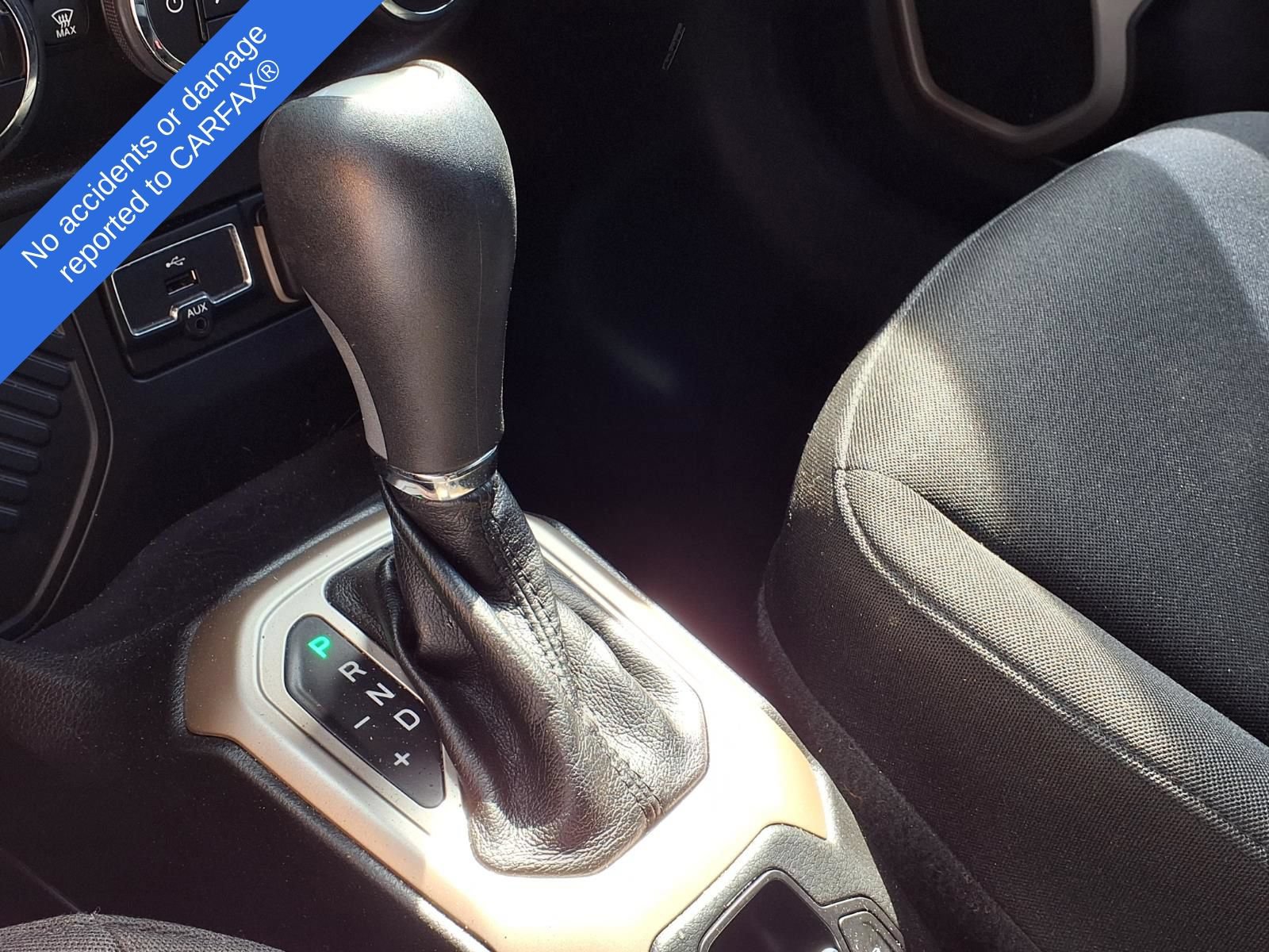 Used 2016 Jeep Renegade Latitude w/ Popular Equipment Group FWD image 28