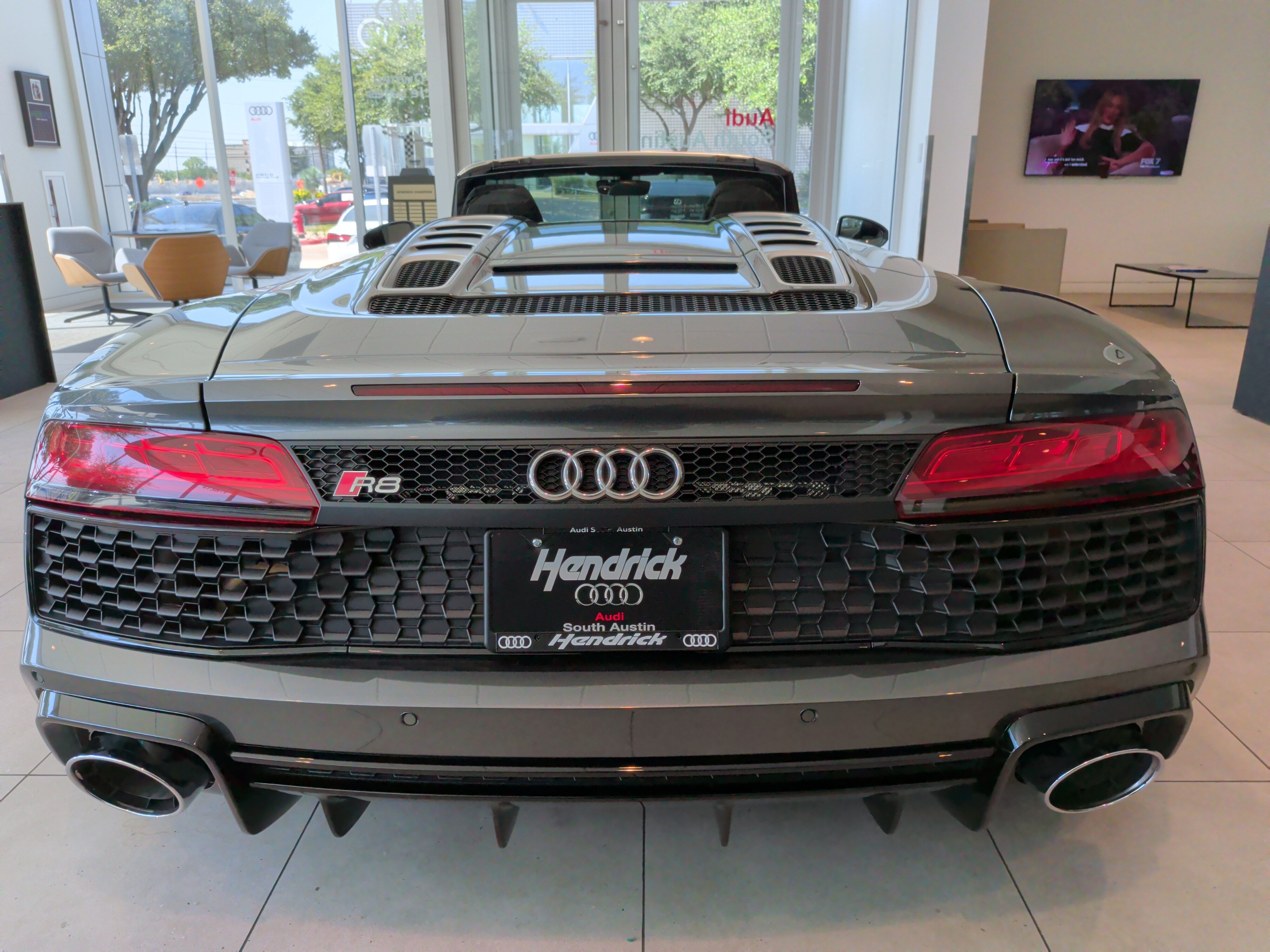 Used 2021 Audi R8 V10 w/ Premium Package RWD image 9