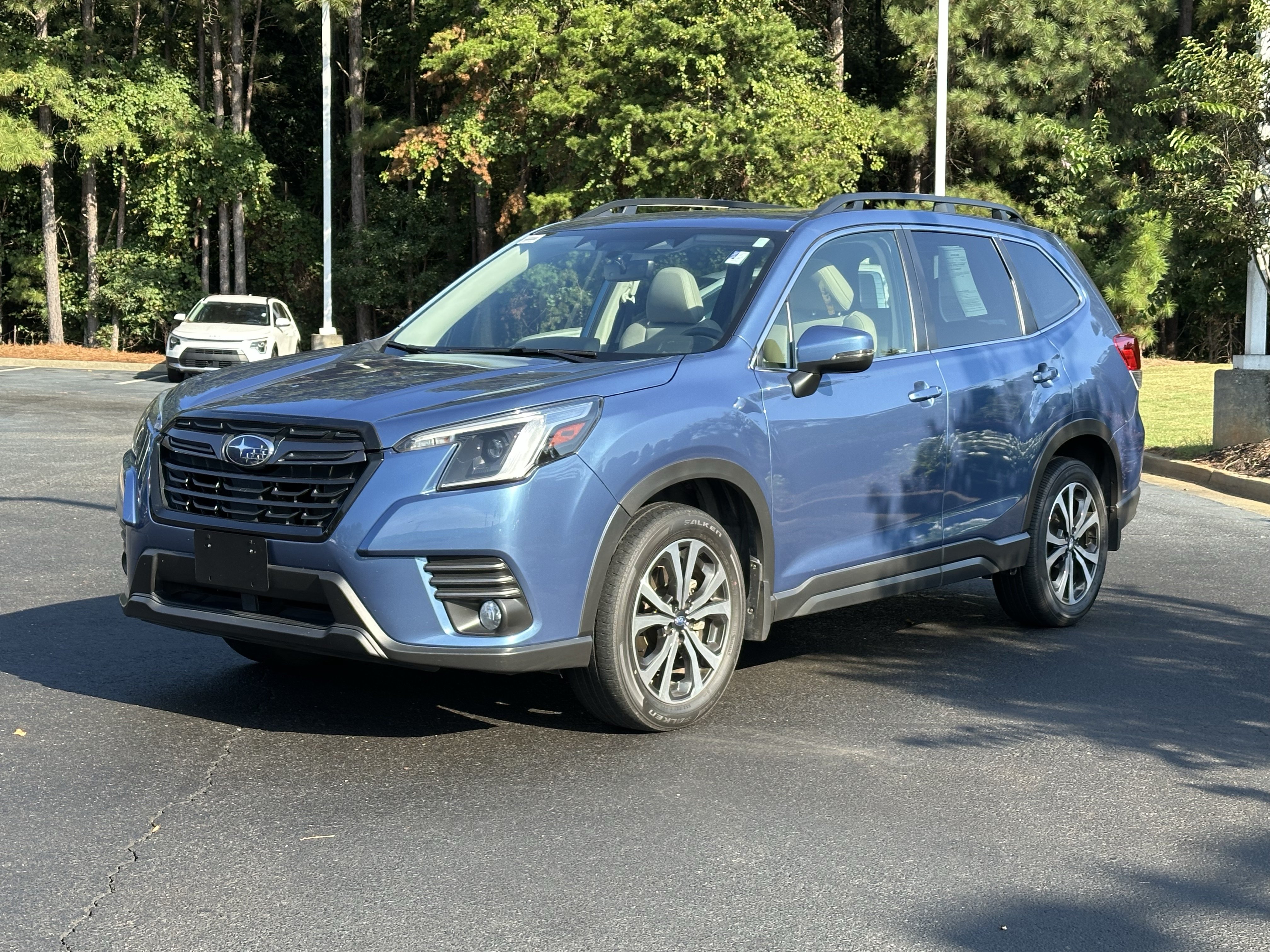 Used 2022 Subaru Forester Limited AWD/4WD image 5