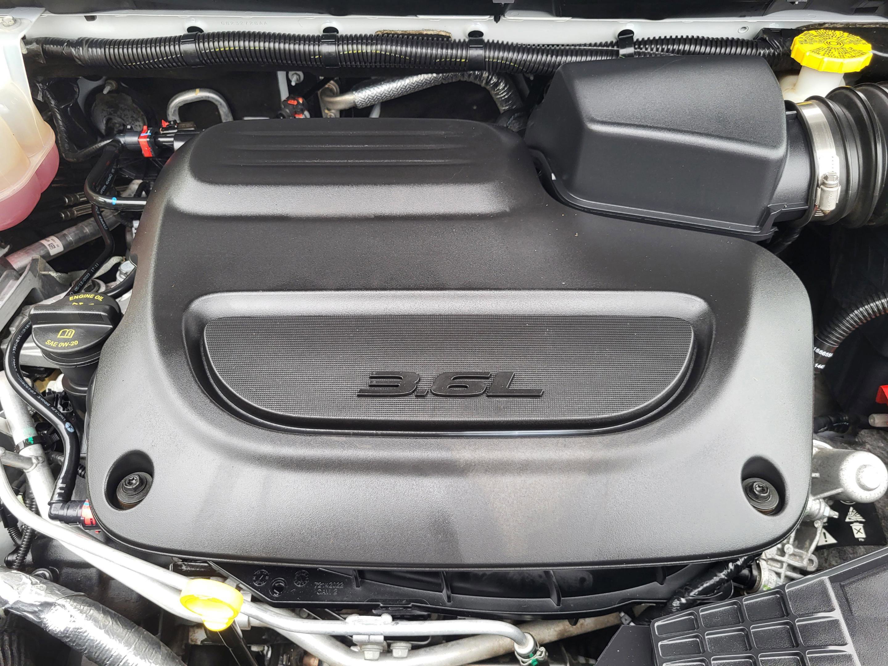 Used 2023 Chrysler Pacifica Touring-L AWD/4WD image 69