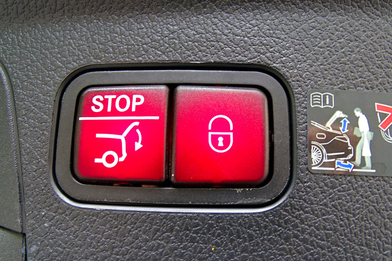 Used 2025 Mercedes-Benz GLE 450 4MATIC Coupe image 19