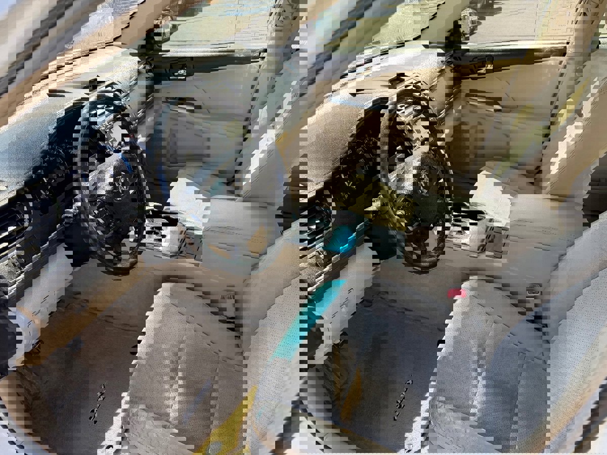 Used 2012 Toyota Camry XLE w/ Leather Pkg image 12