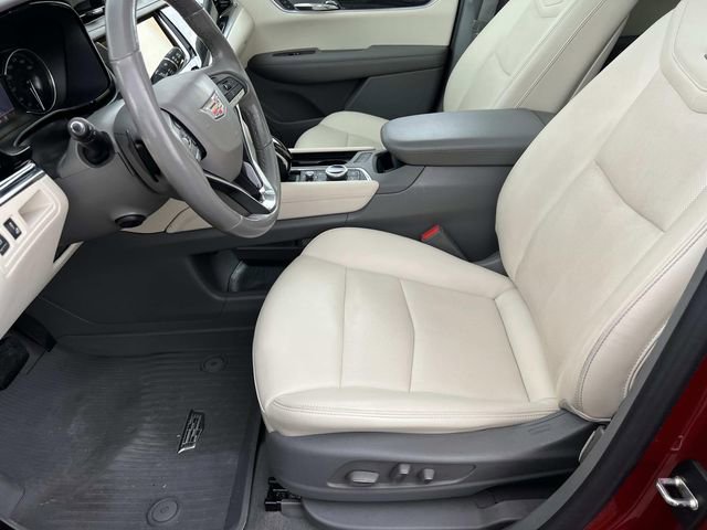 Used 2022 Cadillac XT6 Premium Luxury w/ LPO, Floor Liner Package AWD/4WD image 16