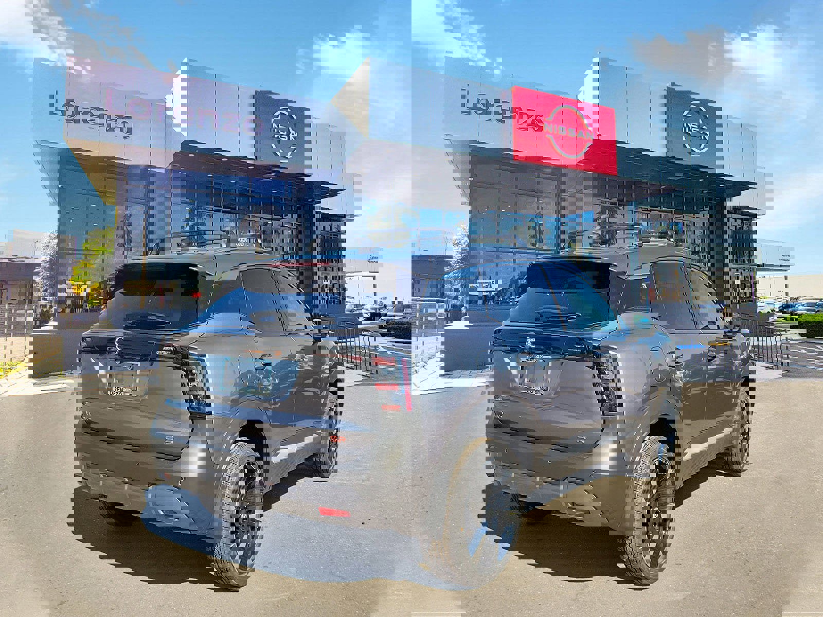 New 2026 Nissan Kicks SR image 4