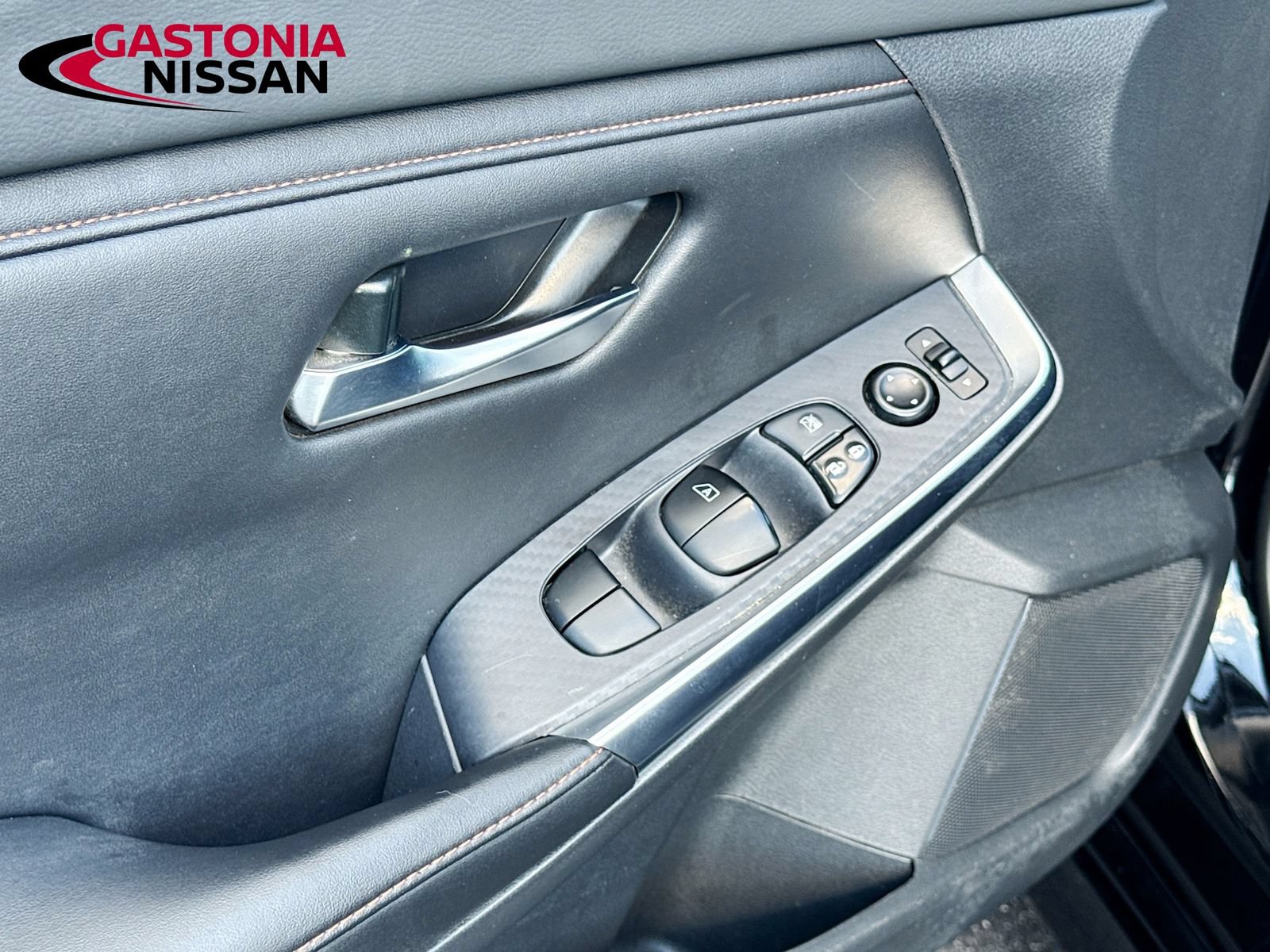 Used 2023 Nissan Sentra SR w/ Electronics Package FWD image 22