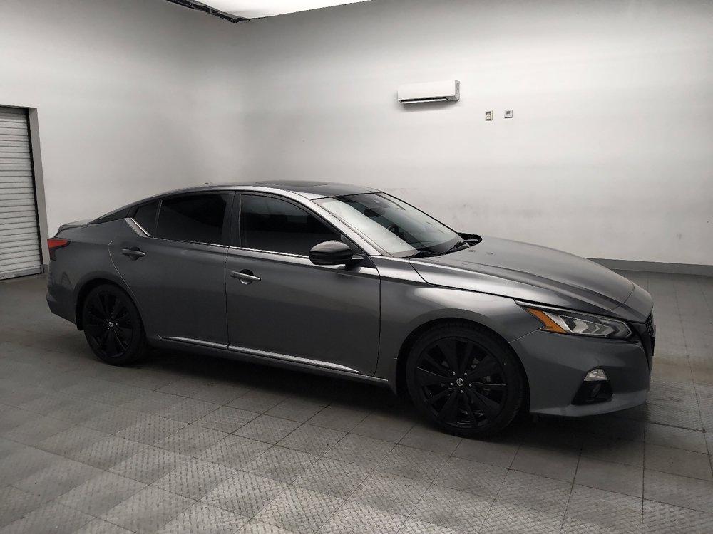 Used 2022 Nissan Altima 2.5 SR w/ Midnight Edition Package FWD image 11