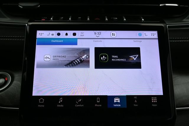 Used 2025 Jeep Grand Cherokee Limited w/ Black Appearance Package AWD/4WD image 38