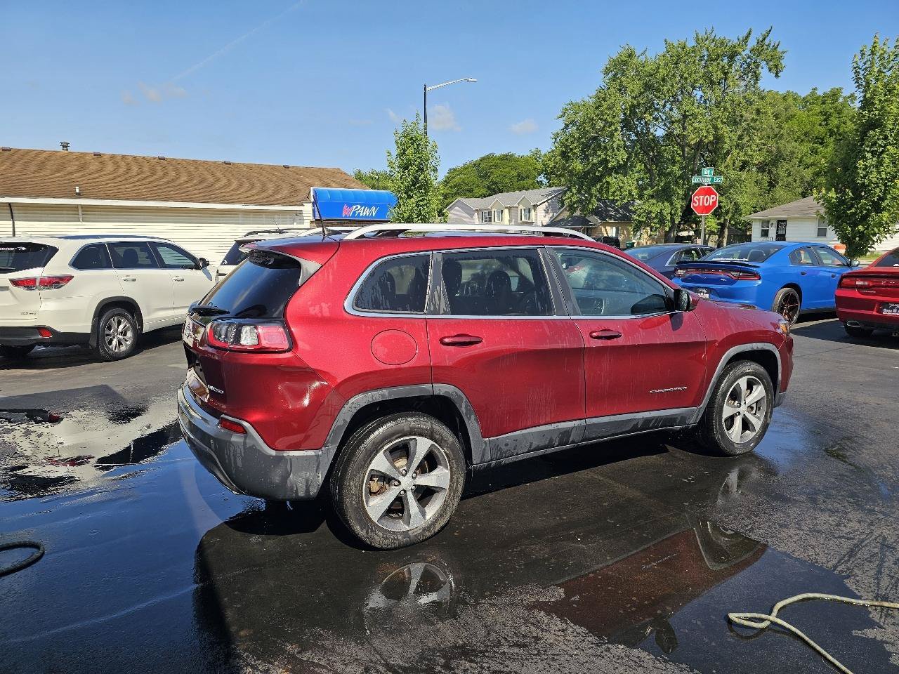 Used 2019 Jeep Cherokee Limited w/ Luxury Group AWD/4WD image 12