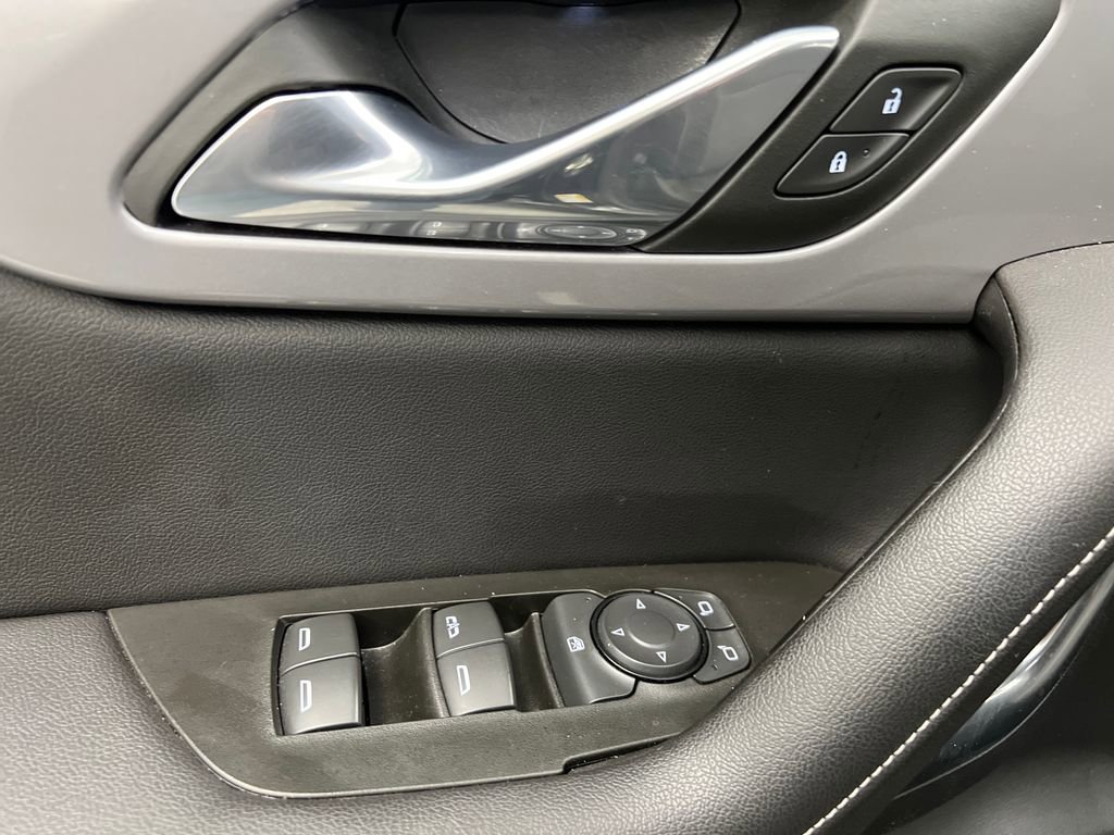 Used 2025 Chevrolet Blazer LT image 12