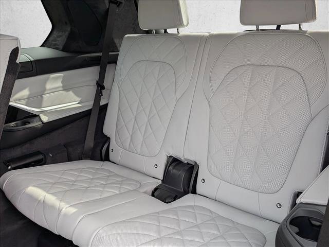 New 2026 BMW X7 xDrive40i image 17