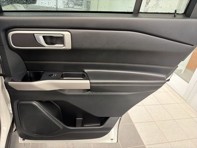 Used 2023 Ford Explorer XLT w/ Equipment Group 202A image 12