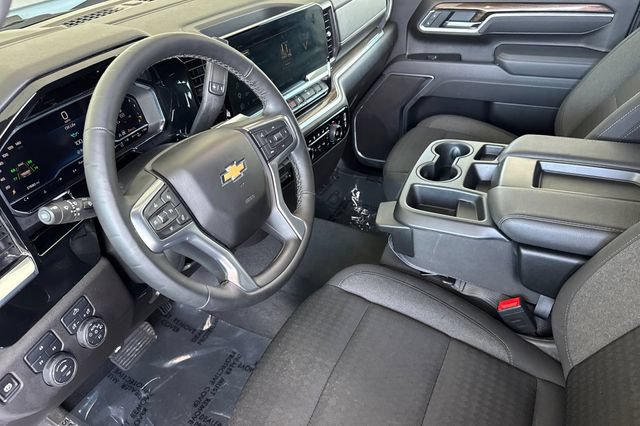 Used 2025 Chevrolet Silverado 2500 LT w/ Convenience Package AWD/4WD image 10
