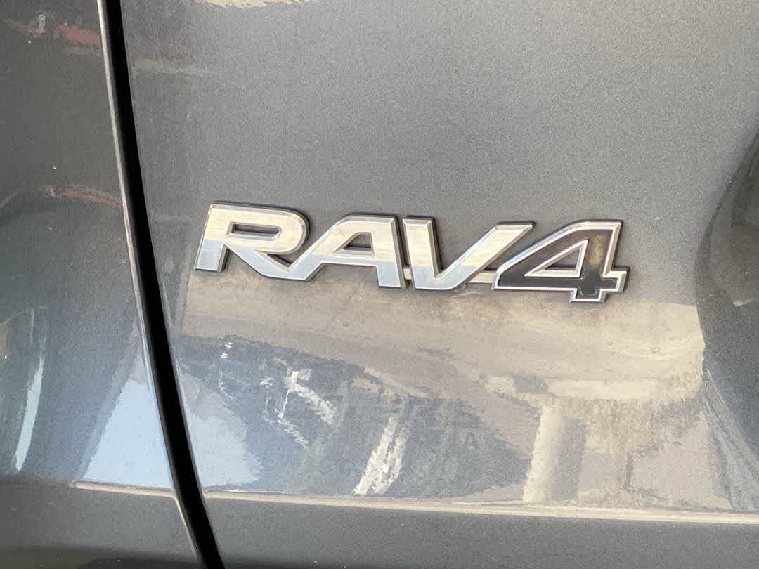 Used 2020 Toyota RAV4 XLE Premium AWD/4WD image 11