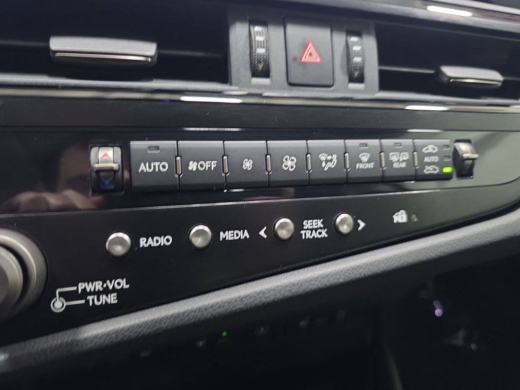 Used 2024 Lexus ES 350 Ultra Luxury w/ Accessory Package (Z2) FWD image 22