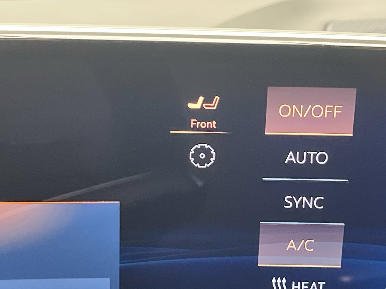 Certified 2024 Cadillac Lyriq Tech w/ LPO, Floor Liner Package AWD/4WD image 24