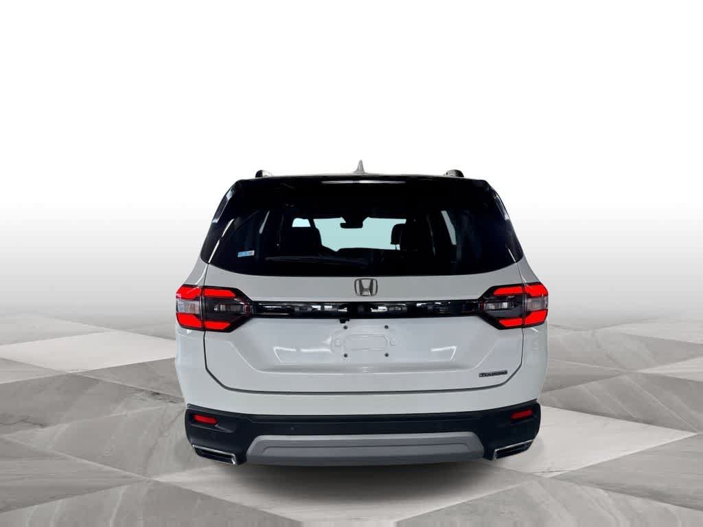 Used 2023 Honda Pilot Touring image 7