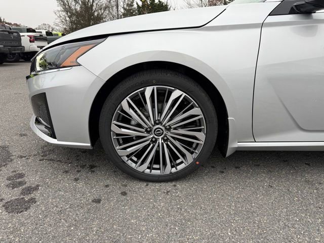 New 2025 Nissan Altima 2.5 SL image 9