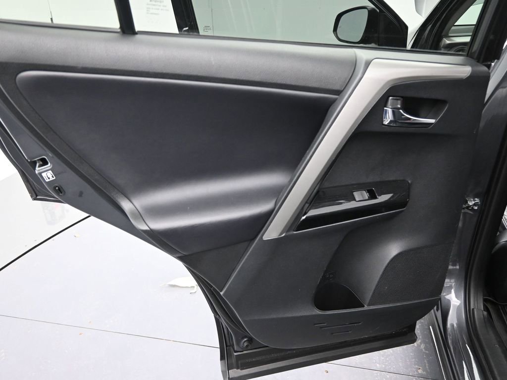 Used 2018 Toyota RAV4 Limited w/ Advanced Technology Package image 16