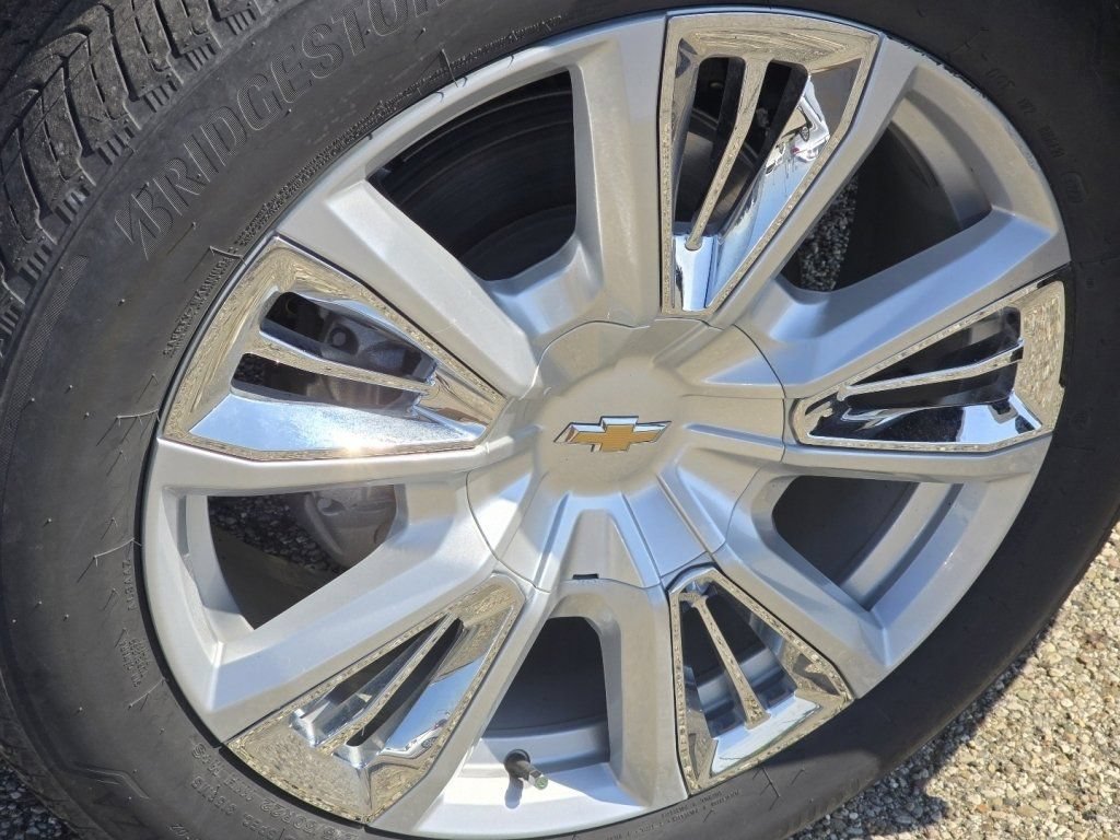 Used 2024 Chevrolet Tahoe High Country AWD/4WD image 14