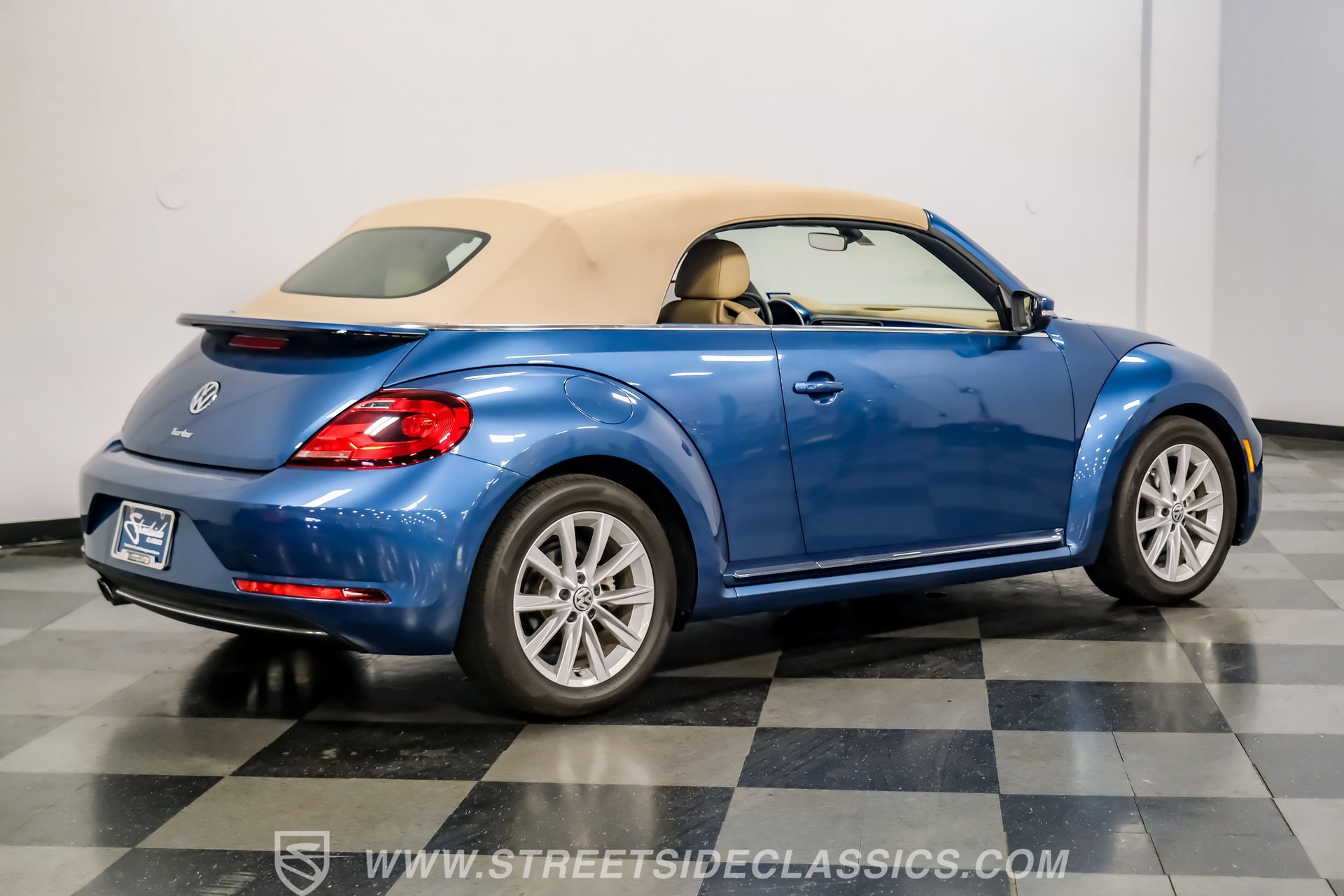 Used 2019 Volkswagen Beetle 2.0T Final Edition SEL image 12