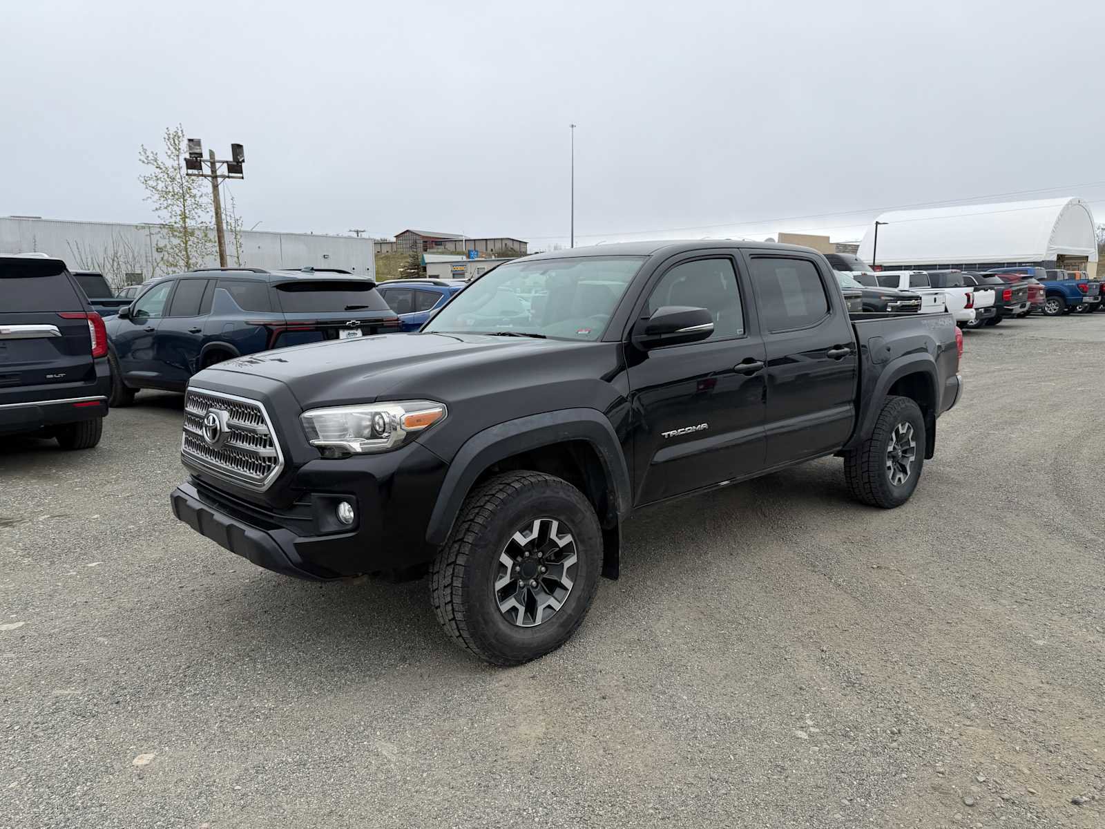 Used 2017 Toyota Tacoma TRD Off-Road w/ Tow Package (A/T) AWD/4WD image 3