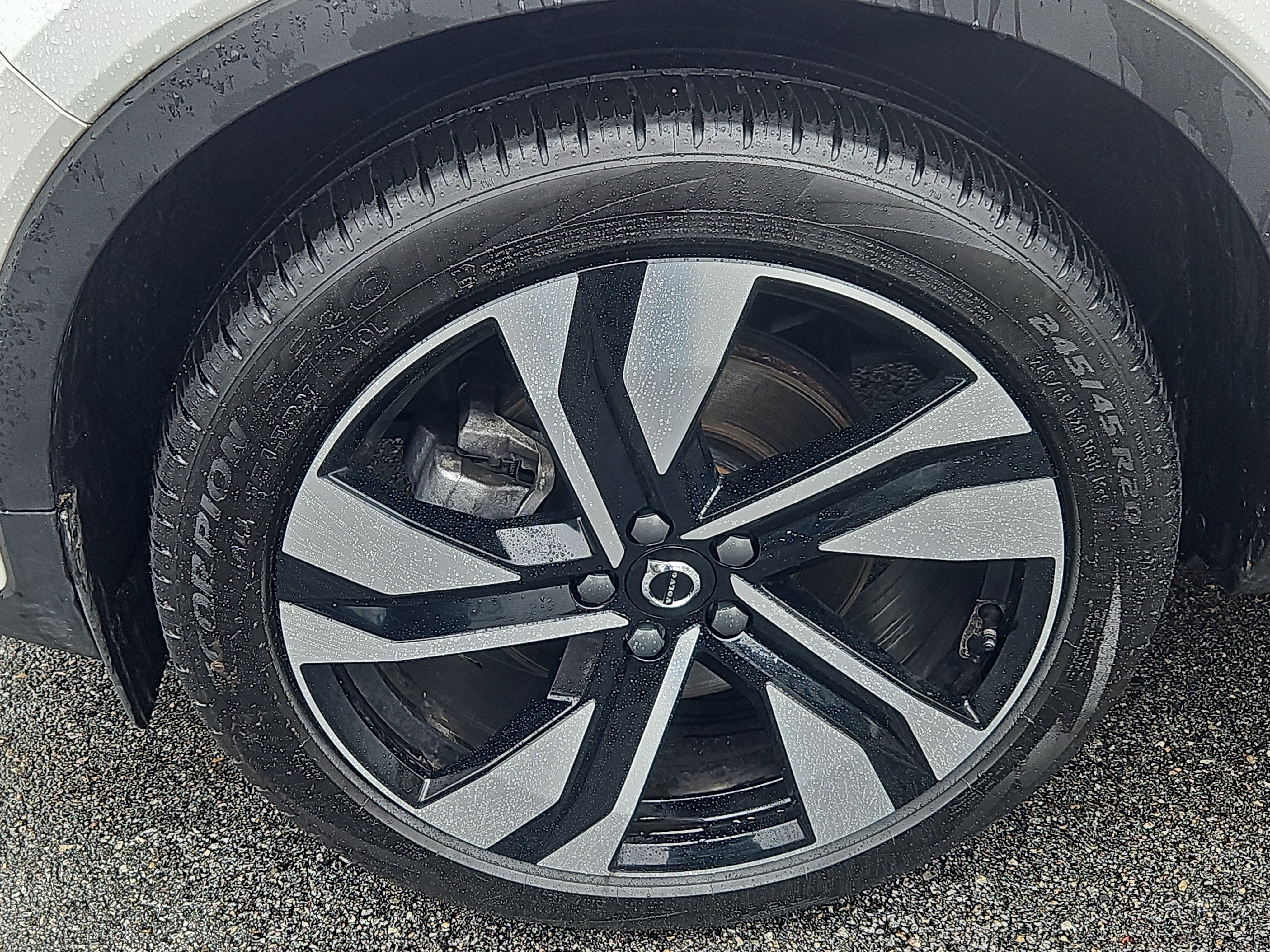 Used 2025 Volvo XC40 B5 Ultra w/ Protection Package Premier AWD/4WD image 4