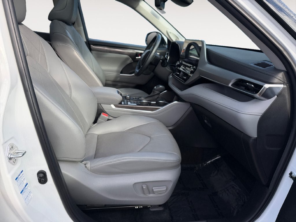 Used 2022 Toyota Highlander Platinum AWD/4WD image 24