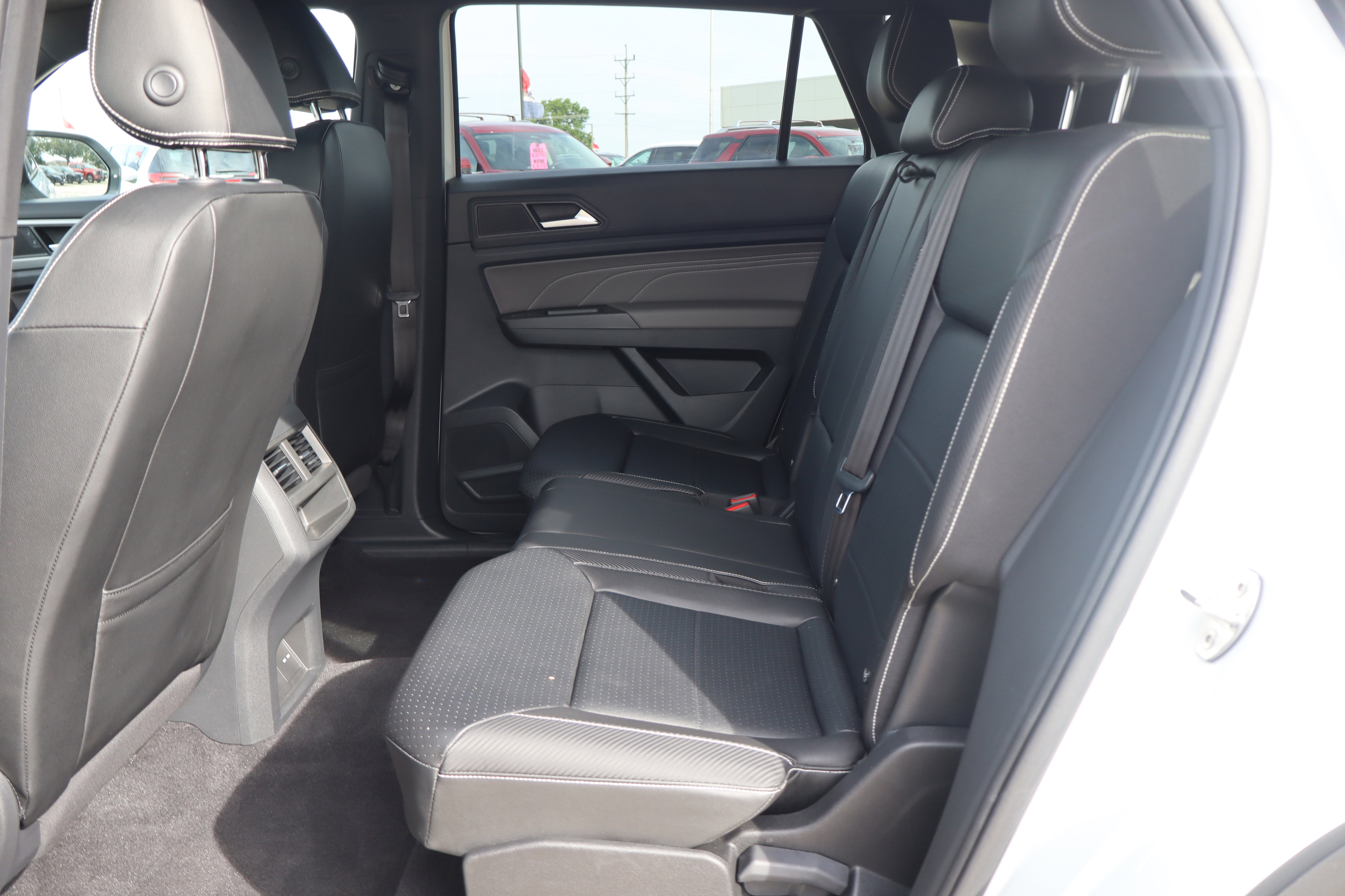 Used 2023 Volkswagen Atlas Cross Sport SE FWD image 11