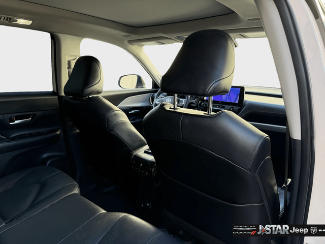 Used 2024 Toyota Grand Highlander FWD image 31