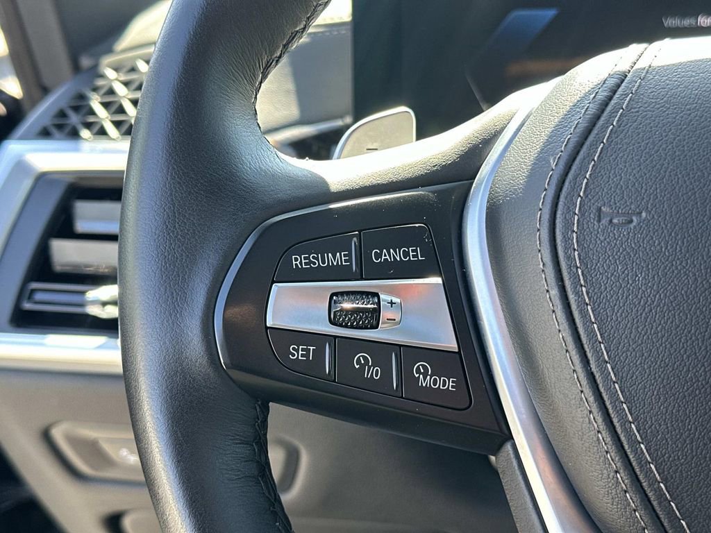 Used 2025 BMW X5 xDrive50e AWD/4WD image 19